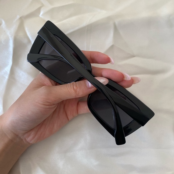 Black Square Sunglasses - Picture 3 of 3